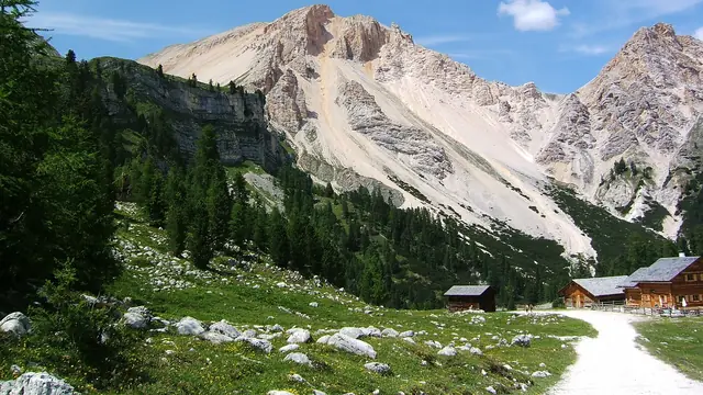Best Hiking Destinations for Beginners