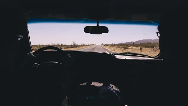 Your Vehicle Breaks Down in the Desert: A Survival Checklist That Works
